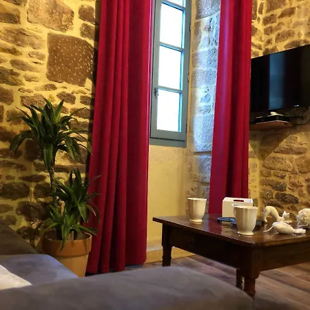 Maison De Charme Dans La Cite Holiday home